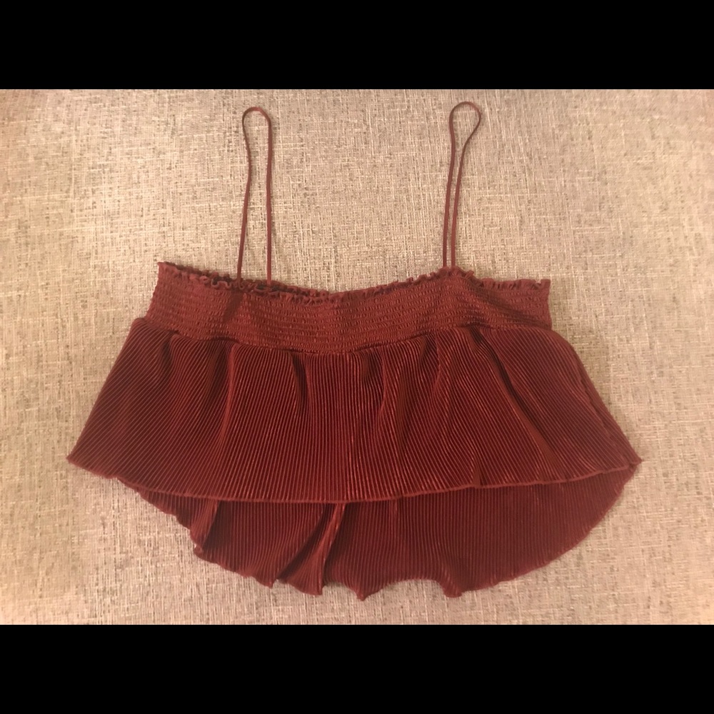 Flowy, cropped tank.